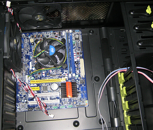 マザーボードの取付と配線 中古部品でパソコン自作
