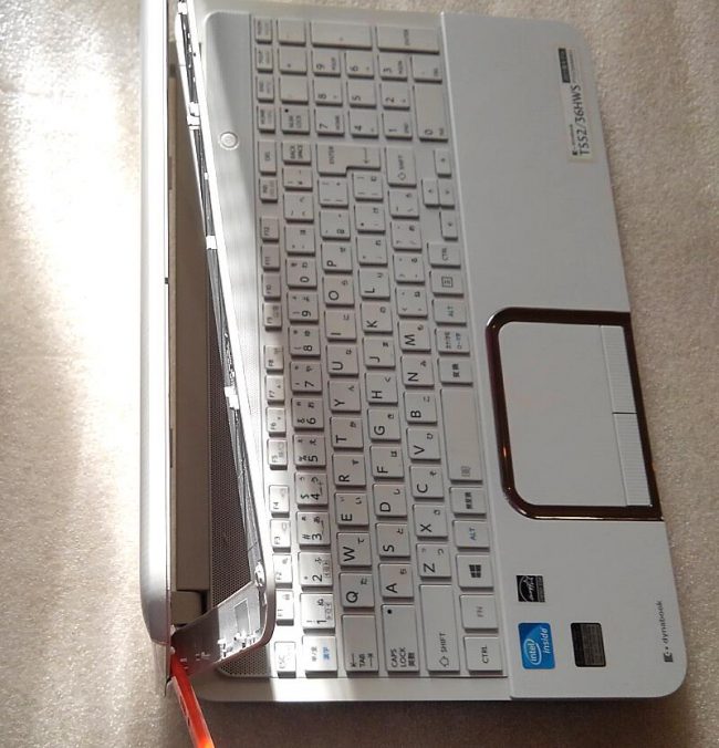 東芝 Dynabook T552 液晶パネルの交換 パソコン分解 | パソコン修理ブログ
