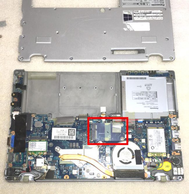Panasonic CF-AX2 分解修理 SSDの取付作業 | パソコン修理ブログ